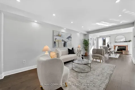27 Merchants Avenue Whitby ON L1P 1S2