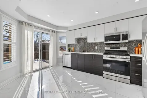 27 Merchants Avenue Whitby ON L1P 1S2