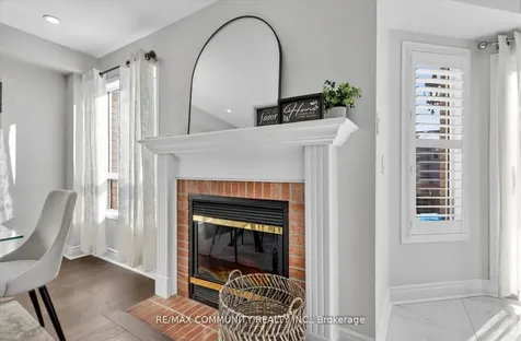 27 Merchants Avenue Whitby ON L1P 1S2