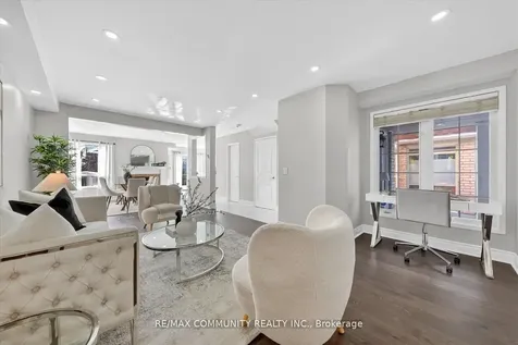 27 Merchants Avenue Whitby ON L1P 1S2