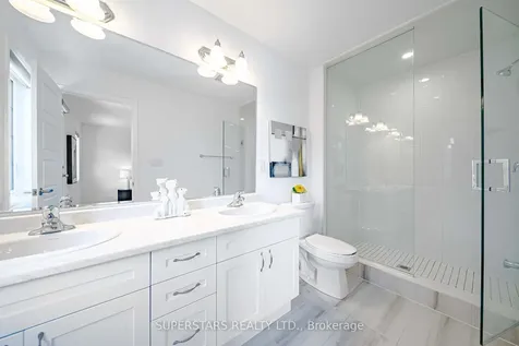 3342 Thunderbird Promenade Pickering ON L1X 0N1