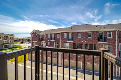 3342 Thunderbird Promenade Pickering ON L1X 0N1