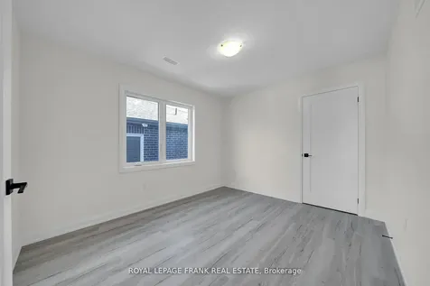 327 Anderson Avenue Oshawa ON L1J 2N8