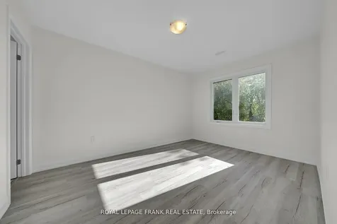 327 Anderson Avenue Oshawa ON L1J 2N8