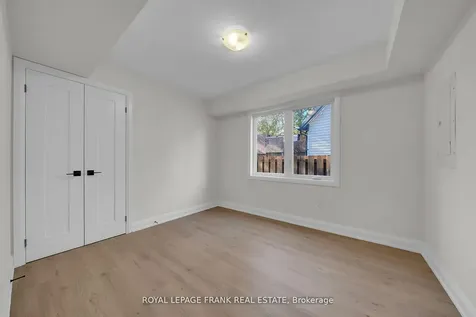 327 Anderson Avenue Oshawa ON L1J 2N8