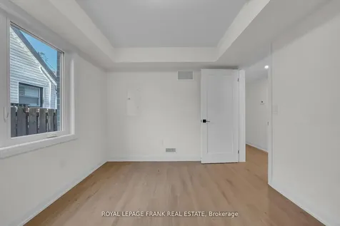 327 Anderson Avenue Oshawa ON L1J 2N8