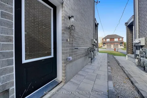 327 Anderson Avenue Oshawa ON L1J 2N8