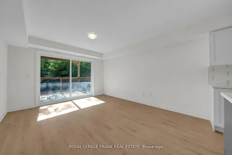 327 Anderson Avenue Oshawa ON L1J 2N8