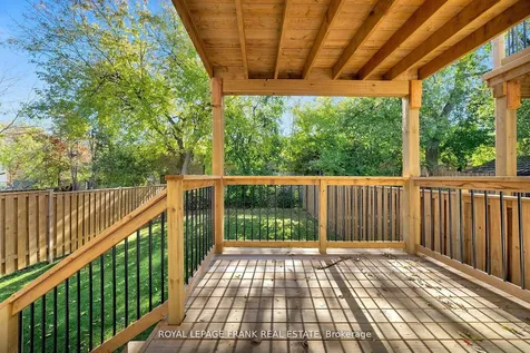 327 Anderson Avenue Oshawa ON L1J 2N8