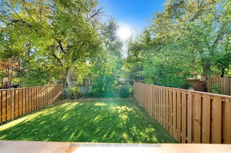 327 Anderson Avenue Oshawa ON L1J 2N8