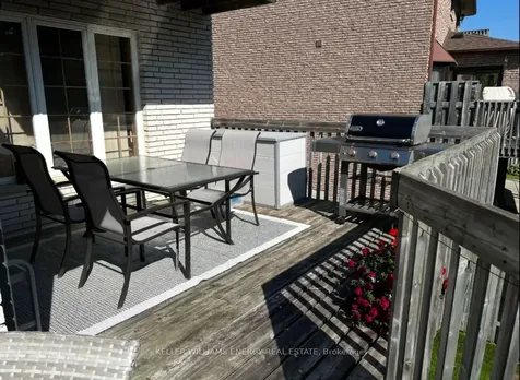 565 Prestwick Drive Oshawa ON L1J 7P4