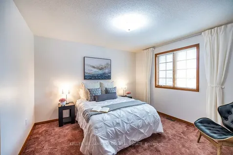 565 Prestwick Drive Oshawa ON L1J 7P4