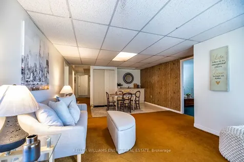 565 Prestwick Drive Oshawa ON L1J 7P4