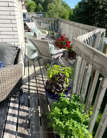 565 Prestwick Drive Oshawa ON L1J 7P4