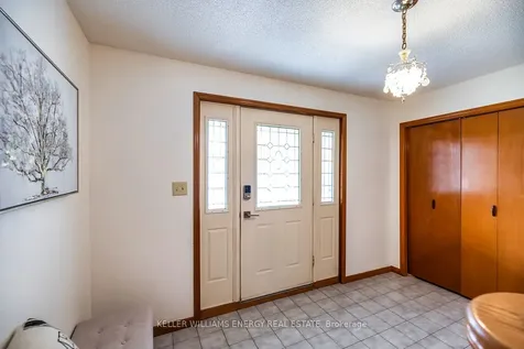 565 Prestwick Drive Oshawa ON L1J 7P4