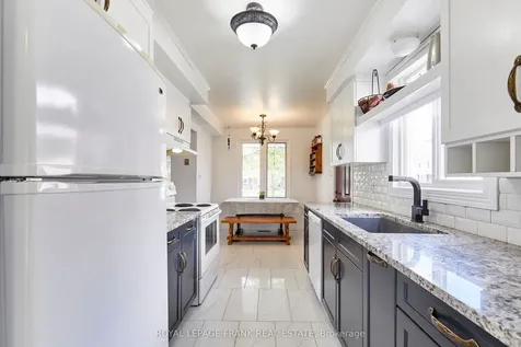 33 Overbank Drive Oshawa ON L1J 7X9