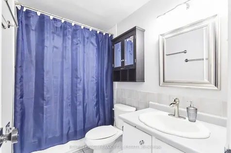 33 Overbank Drive Oshawa ON L1J 7X9