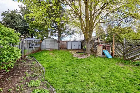 33 Overbank Drive Oshawa ON L1J 7X9