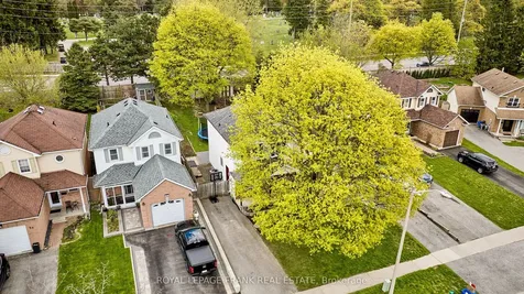 33 Overbank Drive Oshawa ON L1J 7X9