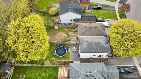 33 Overbank Drive Oshawa ON L1J 7X9