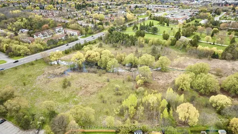 33 Overbank Drive Oshawa ON L1J 7X9