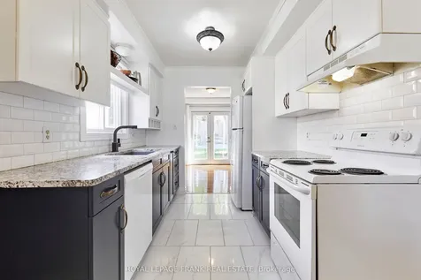 33 Overbank Drive Oshawa ON L1J 7X9