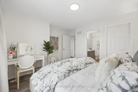 50 Westbury Way Whitby ON L1M 1J4