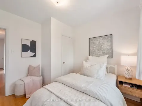 25 Stavely Avenue Toronto ON M1K 4P2