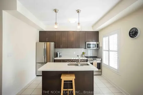 36 Ferris Square Clarington ON L1E 0J2