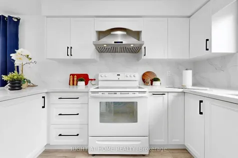 343 Fairlawn Street Oshawa ON L1J 4R2