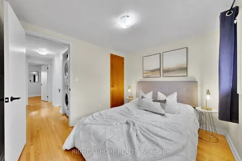 343 Fairlawn Street Oshawa ON L1J 4R2