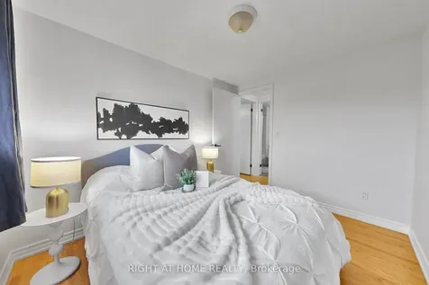 343 Fairlawn Street Oshawa ON L1J 4R2