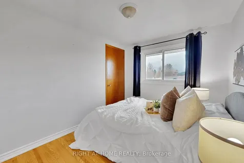 343 Fairlawn Street Oshawa ON L1J 4R2