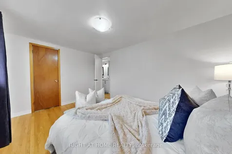 343 Fairlawn Street Oshawa ON L1J 4R2