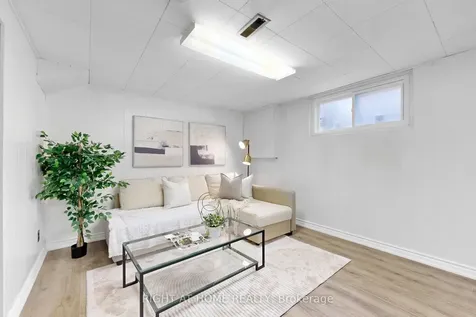 343 Fairlawn Street Oshawa ON L1J 4R2