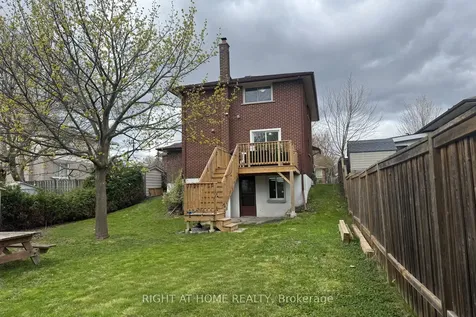 343 Fairlawn Street Oshawa ON L1J 4R2