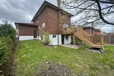 343 Fairlawn Street Oshawa ON L1J 4R2