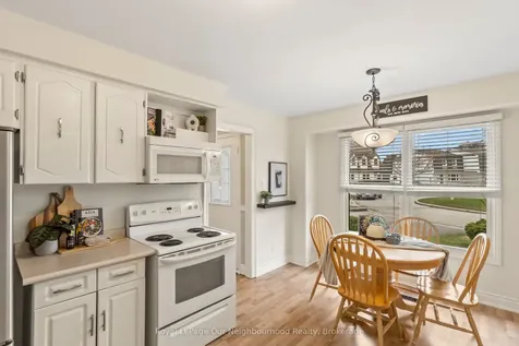 1261 Ludlow Court Oshawa ON L1G 7K5