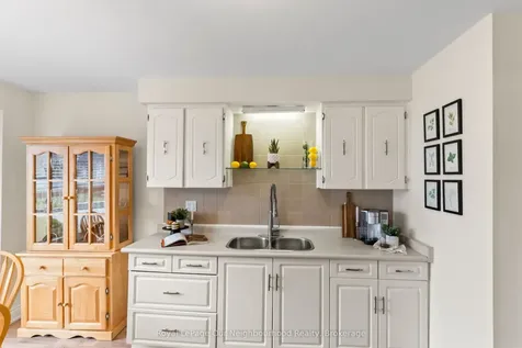 1261 Ludlow Court Oshawa ON L1G 7K5