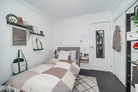 919 Central Park Boulevard N Oshawa ON L1G 6V8