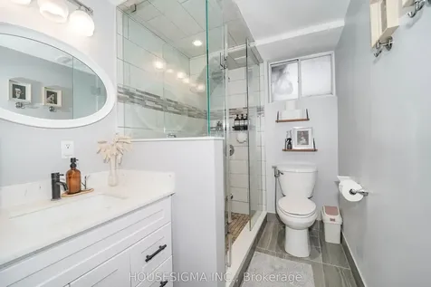 919 Central Park Boulevard N Oshawa ON L1G 6V8