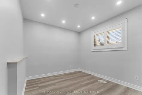 54 Saratoga Drive Toronto ON M1P 4J1