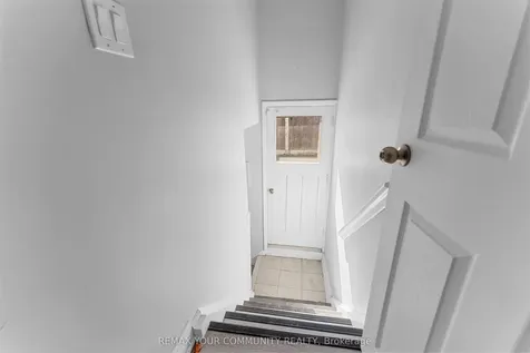54 Saratoga Drive Toronto ON M1P 4J1