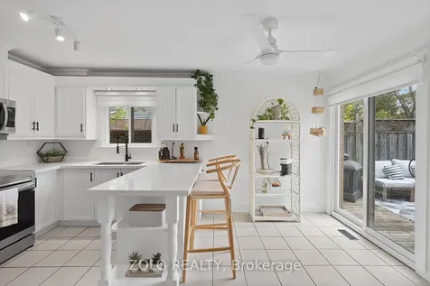 10 Coles Avenue Ajax ON L1T 3G7