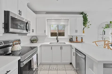 10 Coles Avenue Ajax ON L1T 3G7