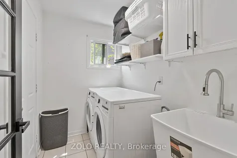 10 Coles Avenue Ajax ON L1T 3G7