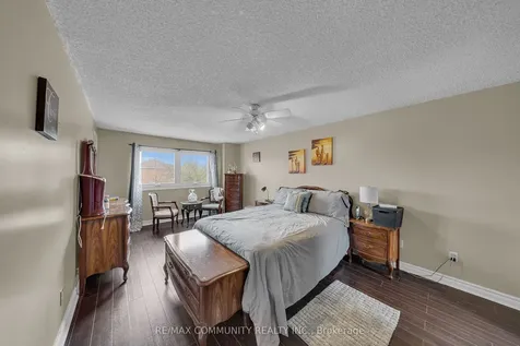 43 Muirbank Boulevard Toronto ON M1C 4S7