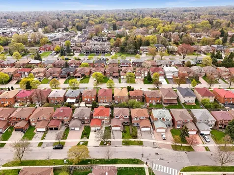 43 Muirbank Boulevard Toronto ON M1C 4S7