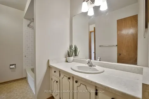 63 Fred Bland Crescent Toronto ON M1J 3L7