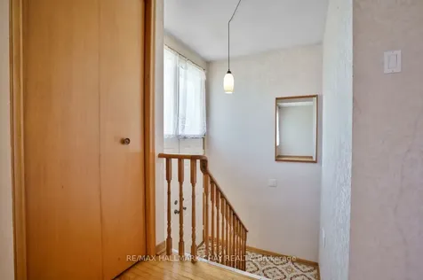 63 Fred Bland Crescent Toronto ON M1J 3L7